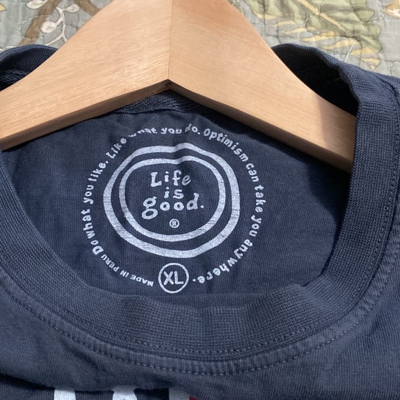 Life Is Good Men's Dark Blue Graphic Tee - Picture 3 of 3